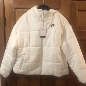 Nike Sportswear Classic Puffer Jacket Women’s Large $140 Retail New!